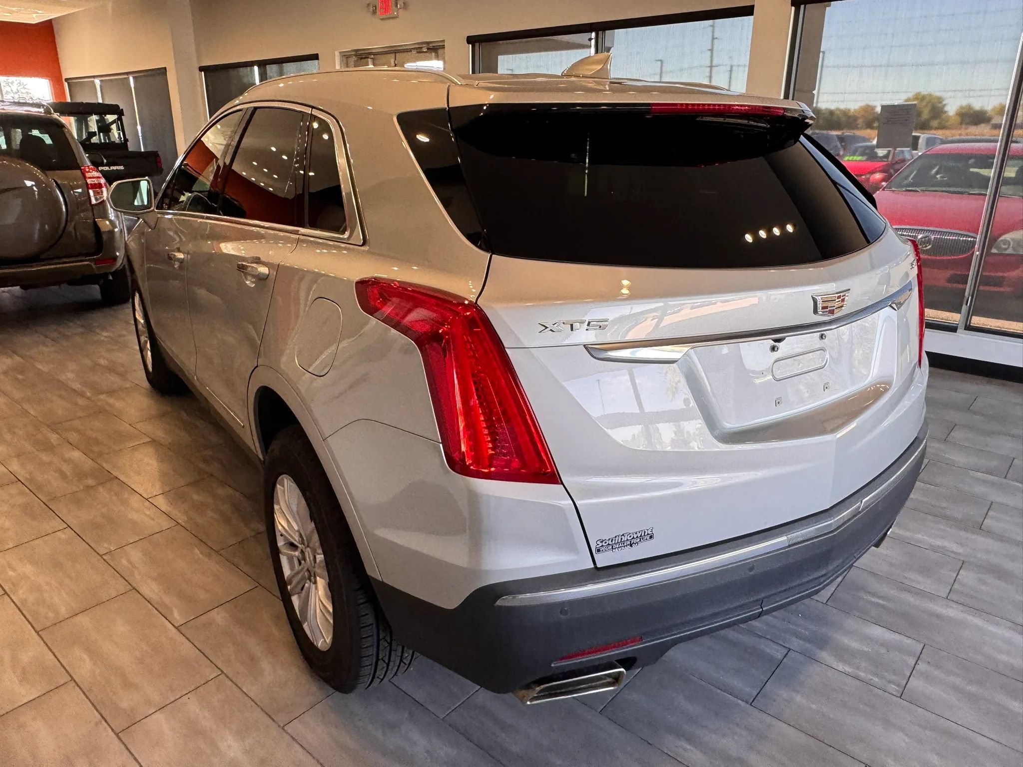 Used 2019 Cadillac XT5 FWD image 14