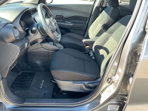 Used 2025 Nissan Kicks Play S image 17