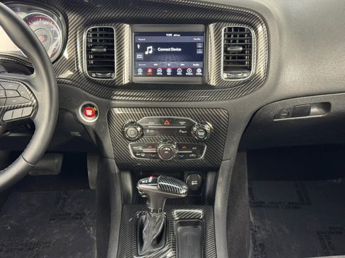 Used 2019 Dodge Charger SXT image 22