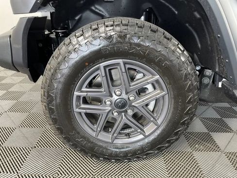 Used 2026 Jeep Wrangler Unlimited Sport AWD/4WD image 11