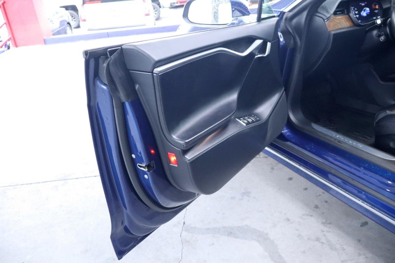 Used 2018 Tesla Model S 100D AWD/4WD image 30