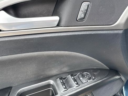 Used 2020 Ford Fusion SE image 18