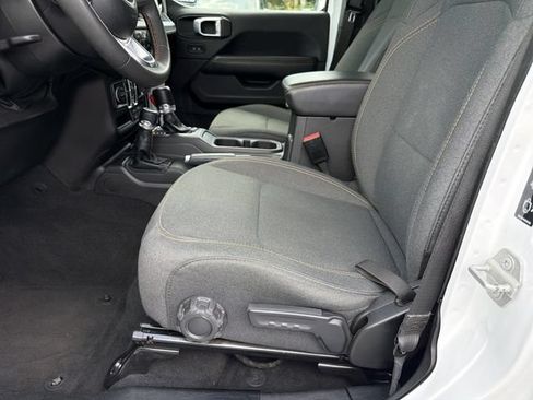 Used 2024 Jeep Wrangler Unlimited Sahara AWD/4WD image 26