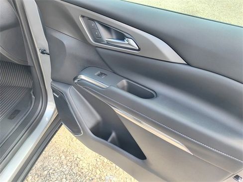 New 2025 Chevrolet Traverse LT w/ Enhanced Driving Package image 12