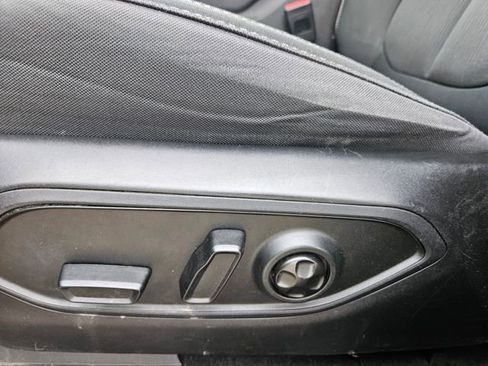 Used 2023 Jeep Grand Cherokee Laredo AWD/4WD image 9