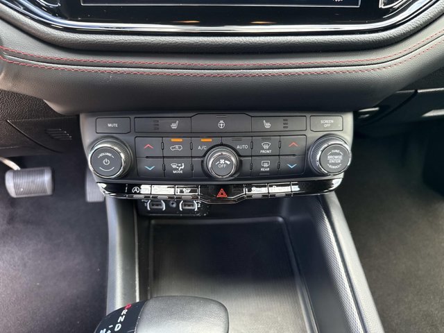 Used 2025 Dodge Durango GT RWD image 30
