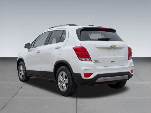 Used 2017 Chevrolet Trax LT w/ LT Convenience Package image 4
