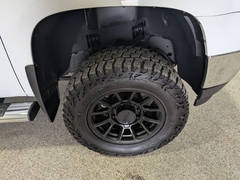 Used 2014 GMC Sierra 2500 SLE w/ SLE Preferred Package AWD/4WD image 15