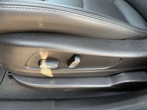 Used 2025 Cadillac XT6 Luxury FWD image 14