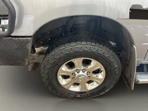 Used 2024 RAM 2500 Big Horn w/ Heated Seats & Wheel Group AWD/4WD image 18