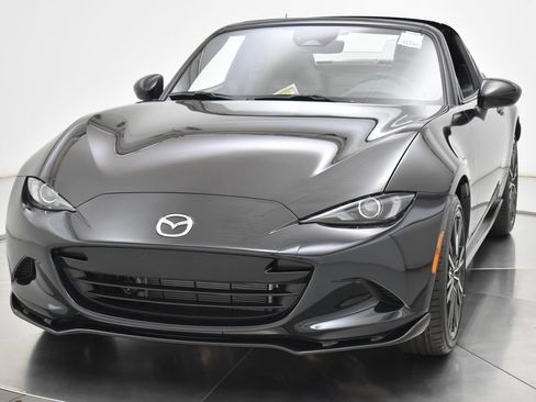 New 2026 MAZDA MX-5 Miata RF Grand Touring w/ Appearance Package RWD image 15