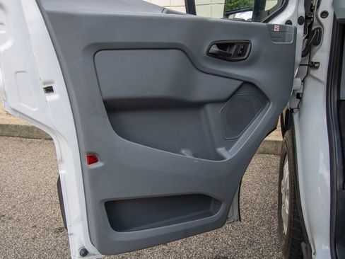 Used 2019 Ford Transit 250 130 Low Roof RWD image 10