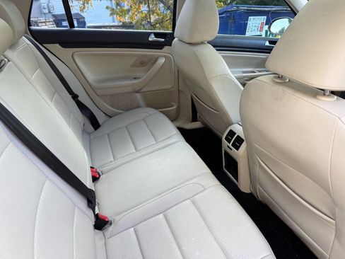 Used 2012 Volkswagen Jetta TDI image 12