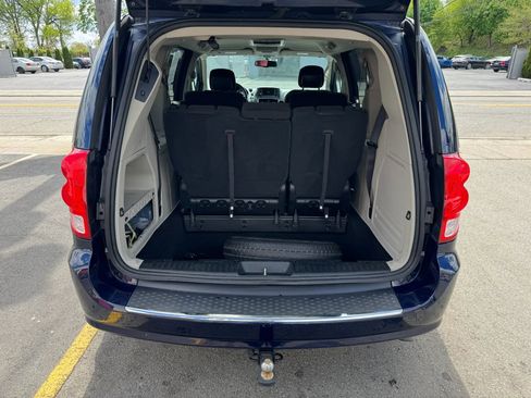 Used 2015 Dodge Grand Caravan SXT w/ UConnect Hands-Free Group image 26