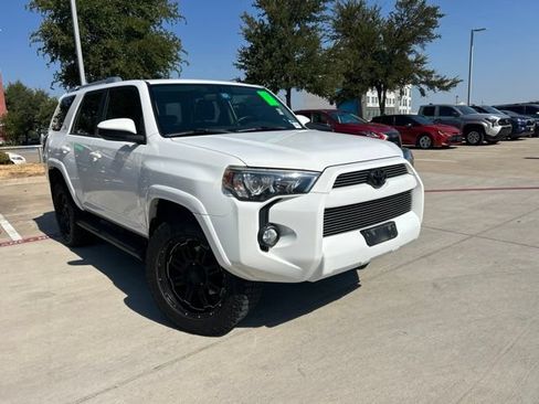 Used 2017 Toyota 4Runner SR5 AWD/4WD image 1