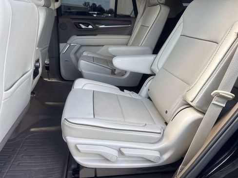 Used 2022 GMC Yukon Denali RWD image 17