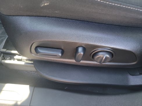 Used 2023 GMC Acadia SLE w/ Driver Convenience Package image 23