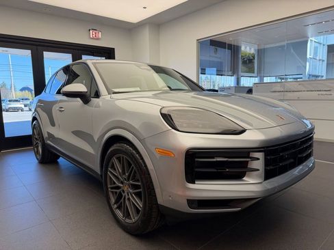 New 2026 Porsche Cayenne AWD/4WD image 30