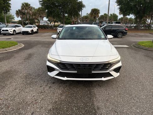 Used 2025 Hyundai Elantra SEL image 8