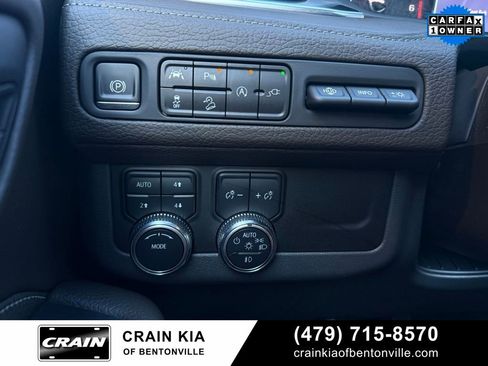 Used 2021 GMC Yukon Denali w/ Denali Premium Package image 13