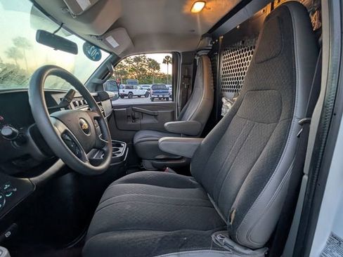 Used 2021 Chevrolet Express 2500 w/ Driver Convenience Package RWD image 5