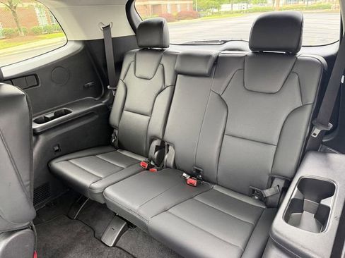 Certified 2025 Kia Telluride EX w/ EX Captain's Chair Package FWD image 29