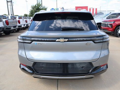 New 2025 Chevrolet Equinox EV LT w/ Convenience Package II image 22