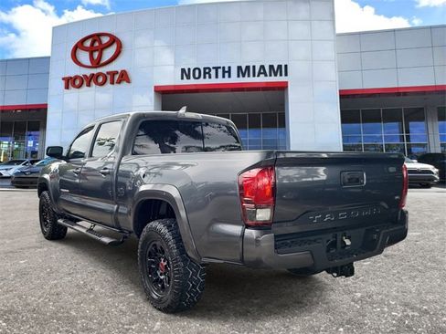 Used 2022 Toyota Tacoma SR5 image 3