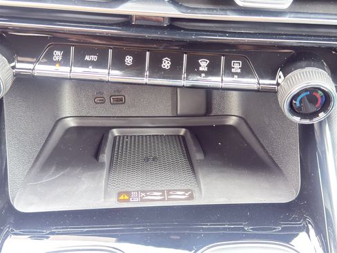 New 2026 Chevrolet Traverse LT w/ Driver Confidence Package FWD image 32