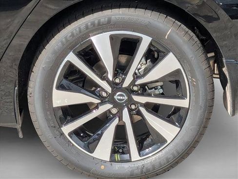 New 2025 Nissan Sentra SV w/ SV Premium Package FWD image 9