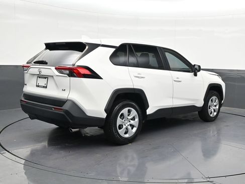 Used 2023 Toyota RAV4 LE FWD image 5