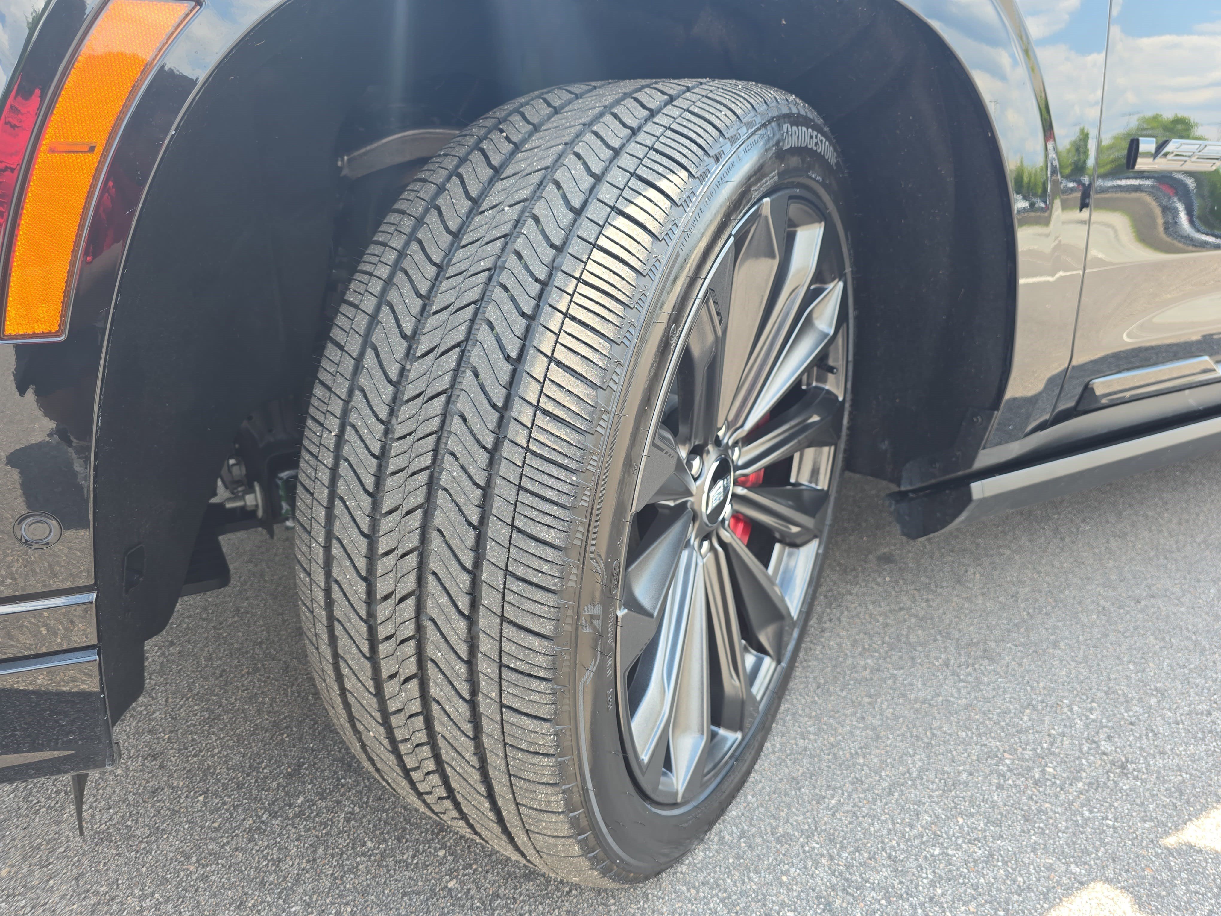Certified 2026 Cadillac Escalade ESV V AWD/4WD image 34