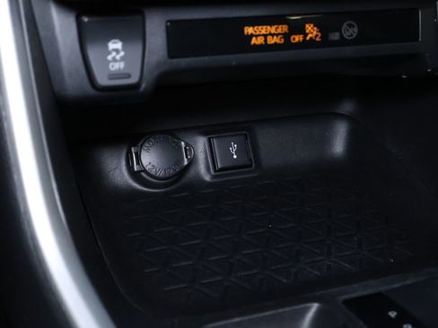 Used 2022 Toyota RAV4 LE AWD/4WD image 28