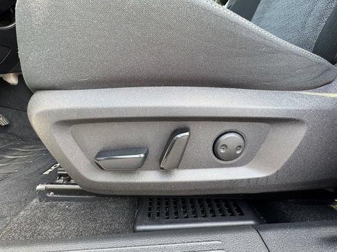 Used 2023 Nissan Rogue SV AWD/4WD image 18