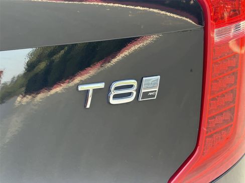 Used 2016 Volvo XC90 T8 Momentum w/ Vision Package AWD/4WD image 8