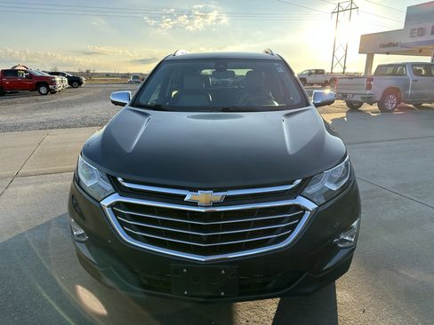 Used 2019 Chevrolet Equinox Premier image 2