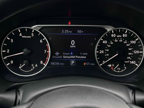 Used 2024 Nissan Altima 2.5 SV FWD image 3