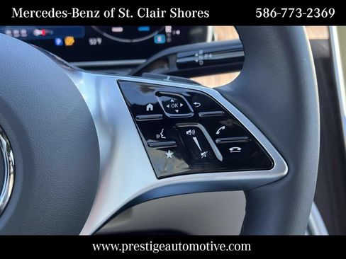Used 2025 Mercedes-Benz C 300 4MATIC Sedan image 32