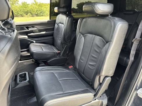 Used 2023 Jeep Wagoneer Series II w/ HD Trailer Tow Package AWD/4WD image 22