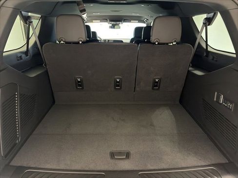 New 2026 Chevrolet Suburban LT image 15