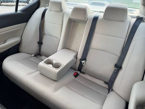 Used 2024 Nissan Altima 2.5 SV image 22