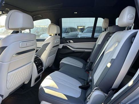 Used 2023 BMW X7 xDrive40i w/ M Sport Package image 10