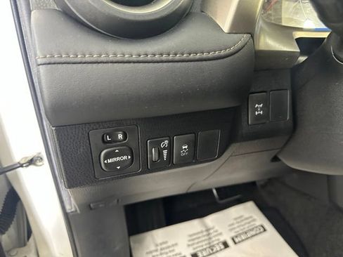 Used 2015 Toyota RAV4 XLE AWD/4WD image 14