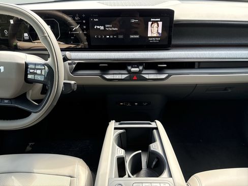 New 2026 Kia EV9 Land image 14