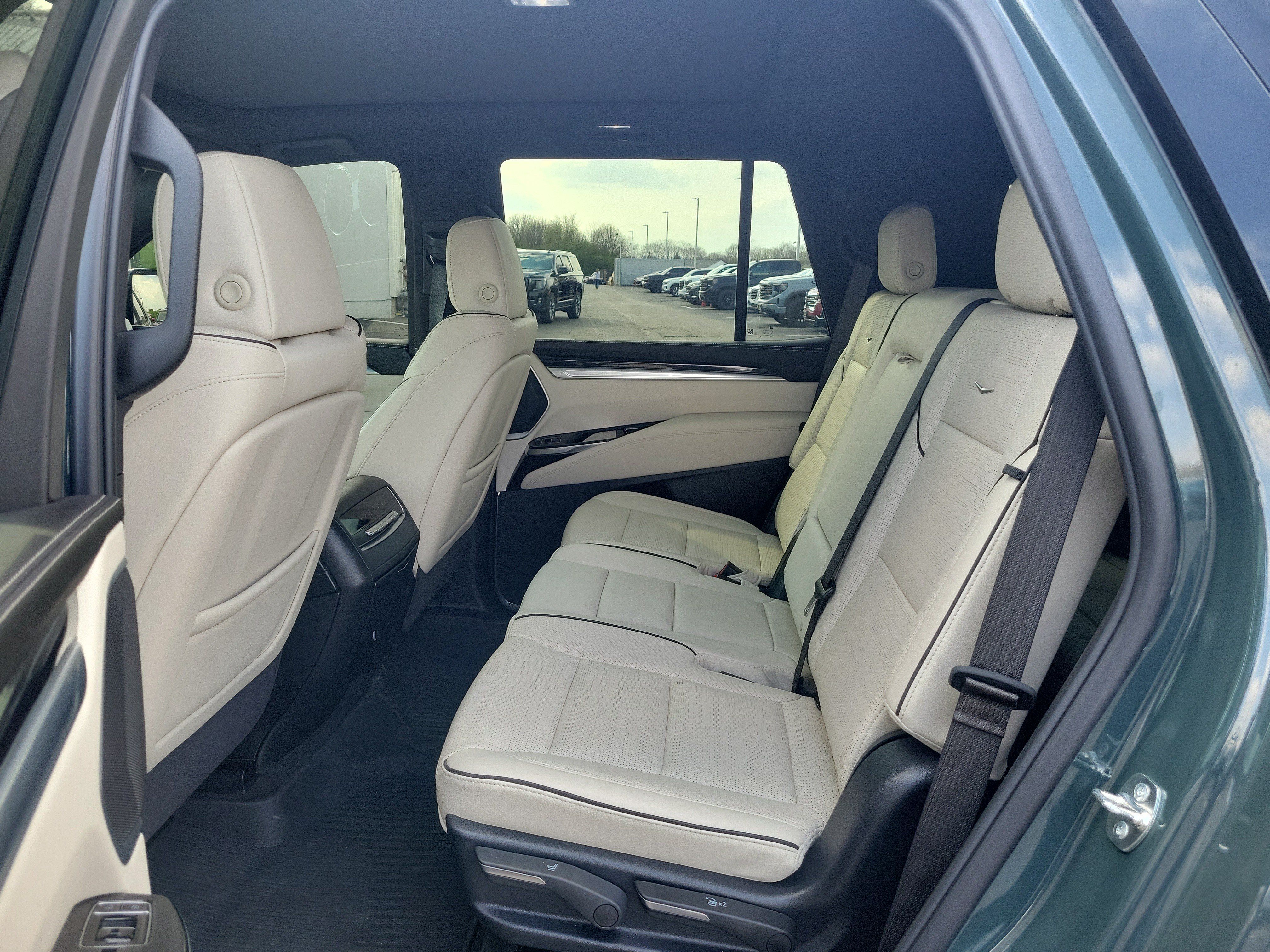 Used 2025 Cadillac Escalade Sport w/ Touring Package AWD/4WD image 14