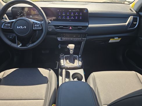 New 2026 Kia Seltos EX image 14