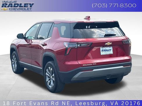 Used 2025 Chevrolet Equinox LT AWD/4WD image 3