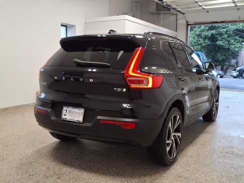 Used 2021 Volvo XC40 T5 R-Design w/ Climate Package AWD/4WD image 4