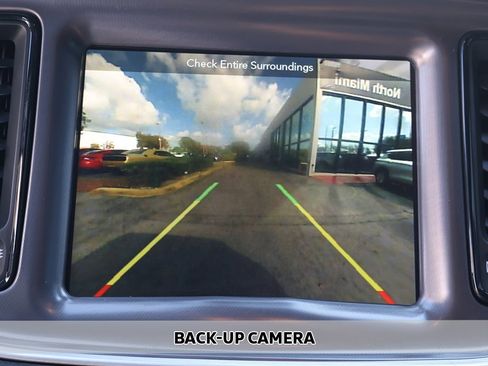 Used 2019 Dodge Challenger SXT image 4