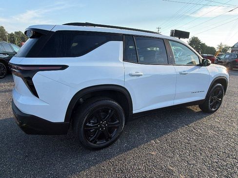 New 2027 Chevrolet Traverse LT w/ Midnight/Sport Edition FWD image 5